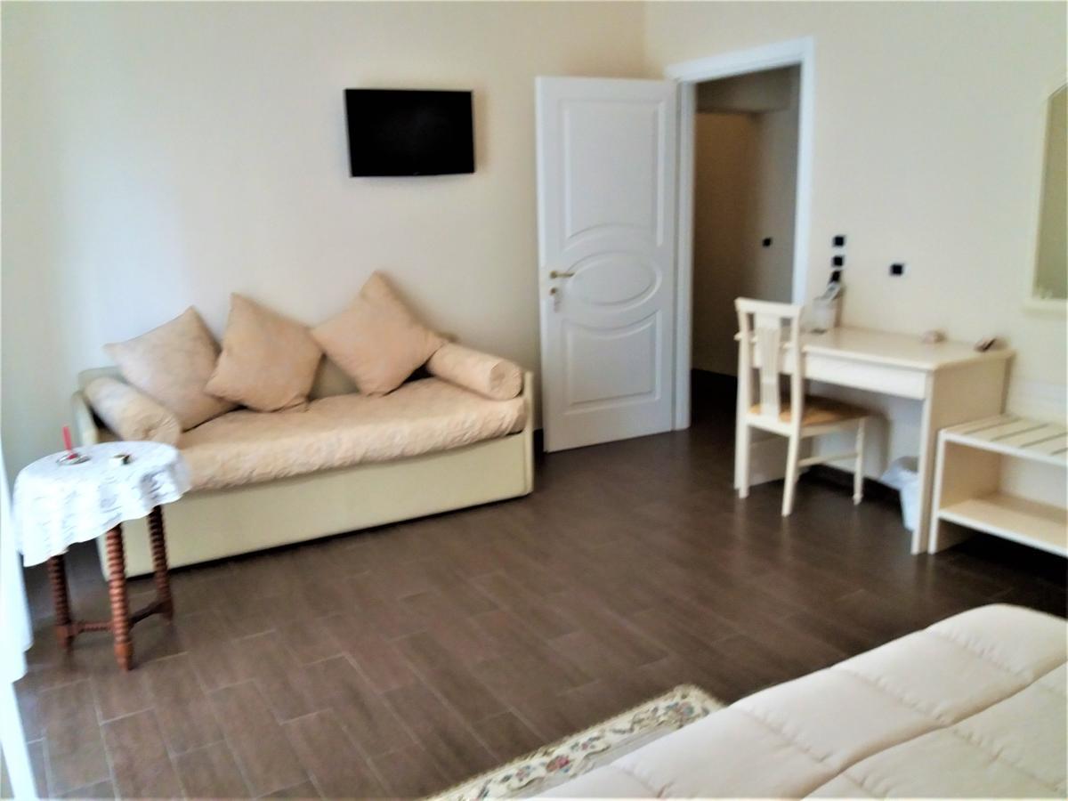 Domus Al Corso Con Servizio B&B Canosa di Puglia Exterior foto